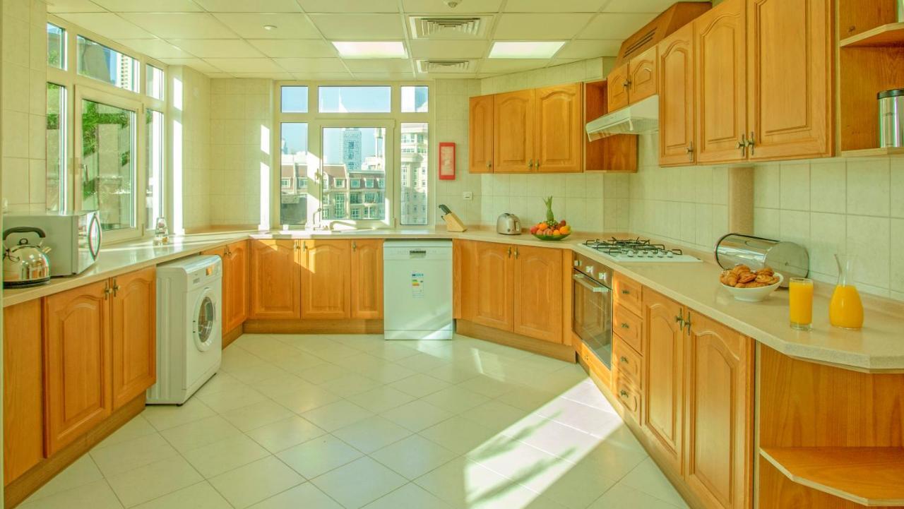 Roda Al Murooj Residences Dubái Exterior foto